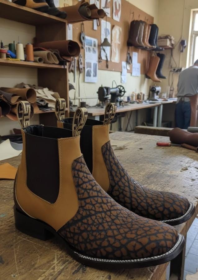 Botín Bulldog en Cuello de Toro