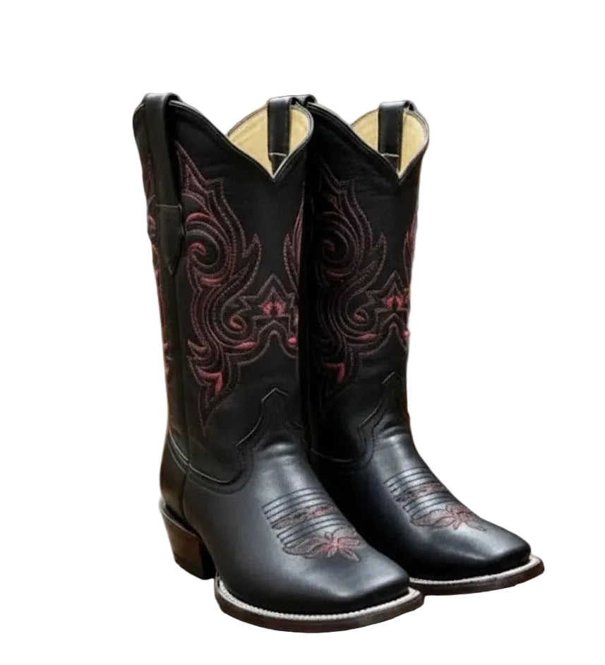 Bota Bulldog con Aplicaciones Rojas