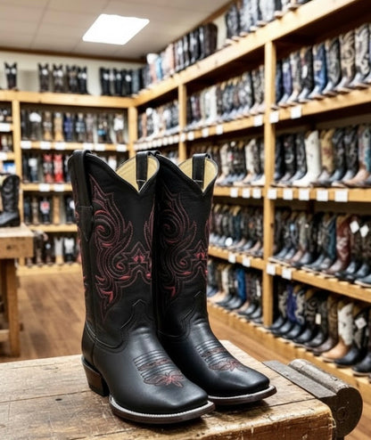 Bota Bulldog con Aplicaciones Rojas